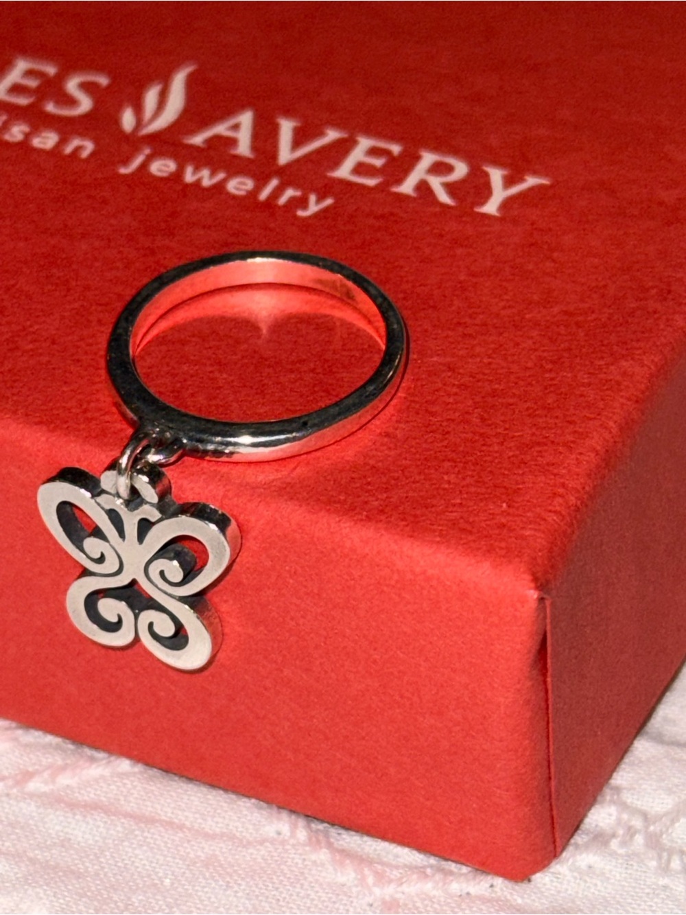 925 JAMES AVERY DANGLE BUTTERFLY ADORABLE SMALL RING GORGEOUS SZ 3.5